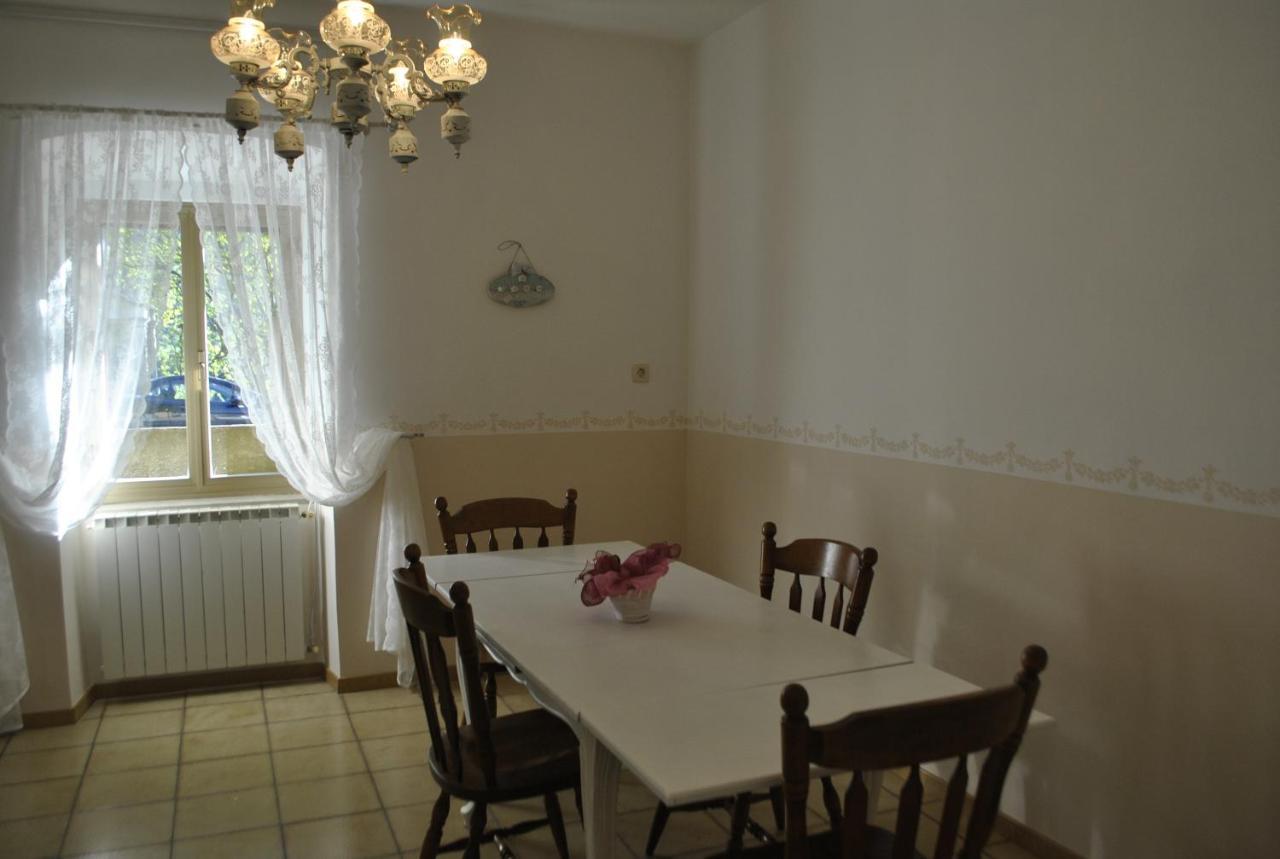Apartment Pod Kostanji Osp ภายนอก รูปภาพ