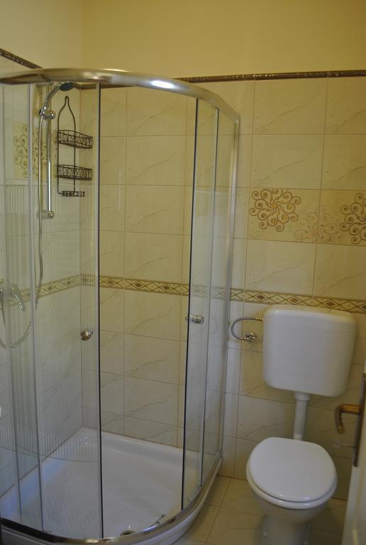 Apartment Pod Kostanji Osp ภายนอก รูปภาพ